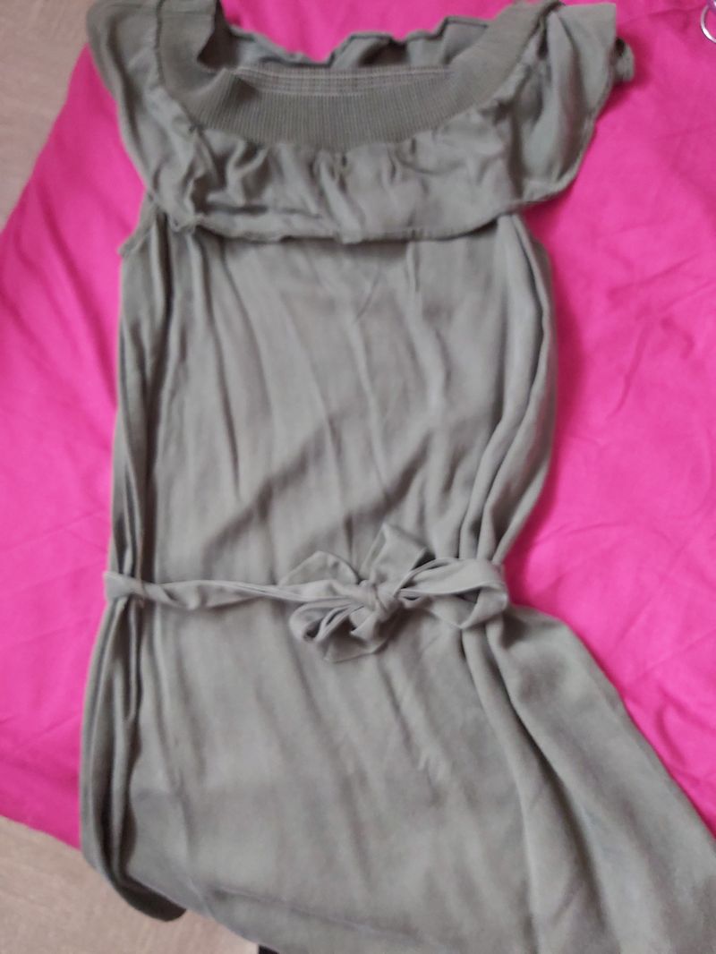 Robe kaki