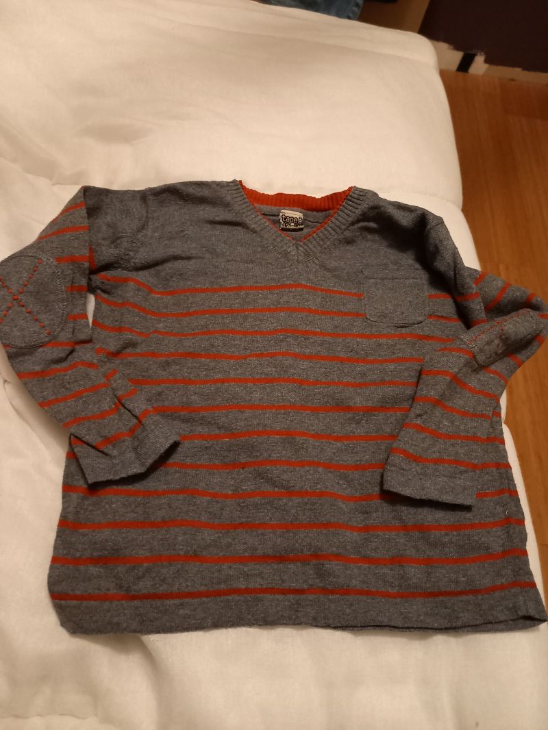Pull rayé gris