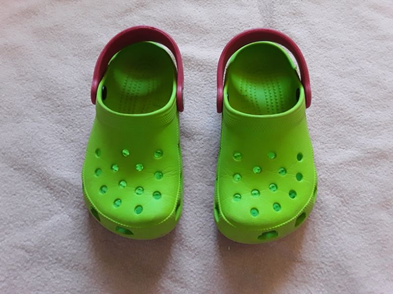 Sabots CROCS fille vert rose en 25 en TBE