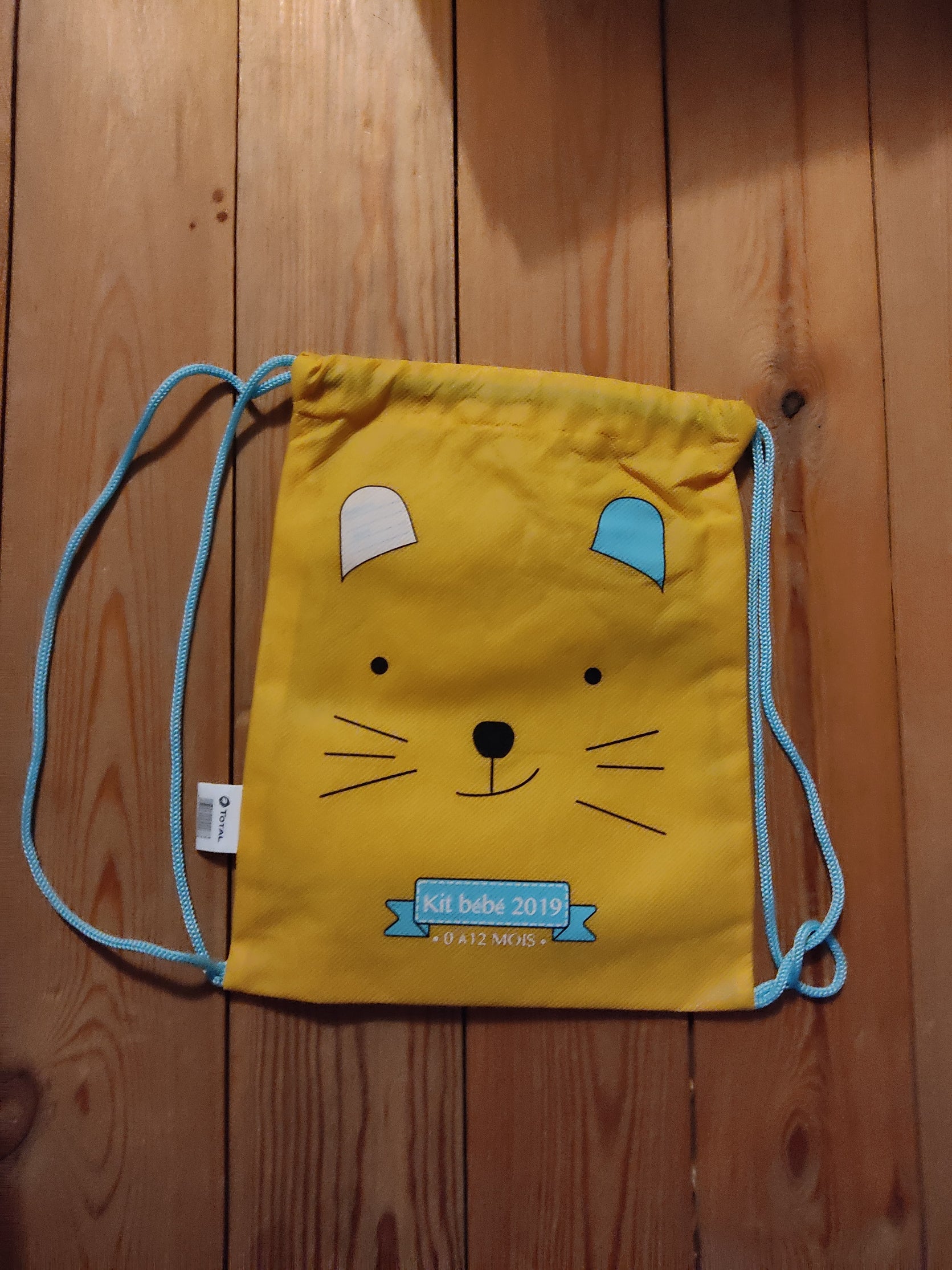 Petit sac à dos en tissu pour bébé. Plusieurs dispos. 50 cts pièce
