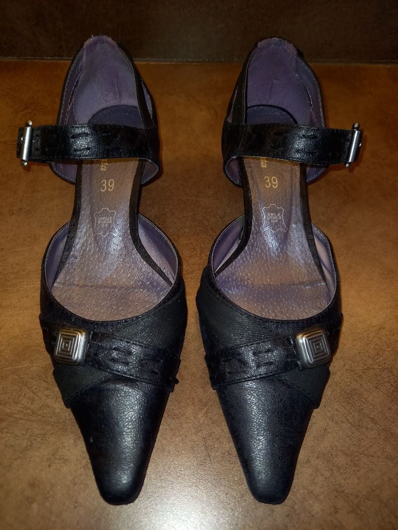 Paire d’escarpins à bride