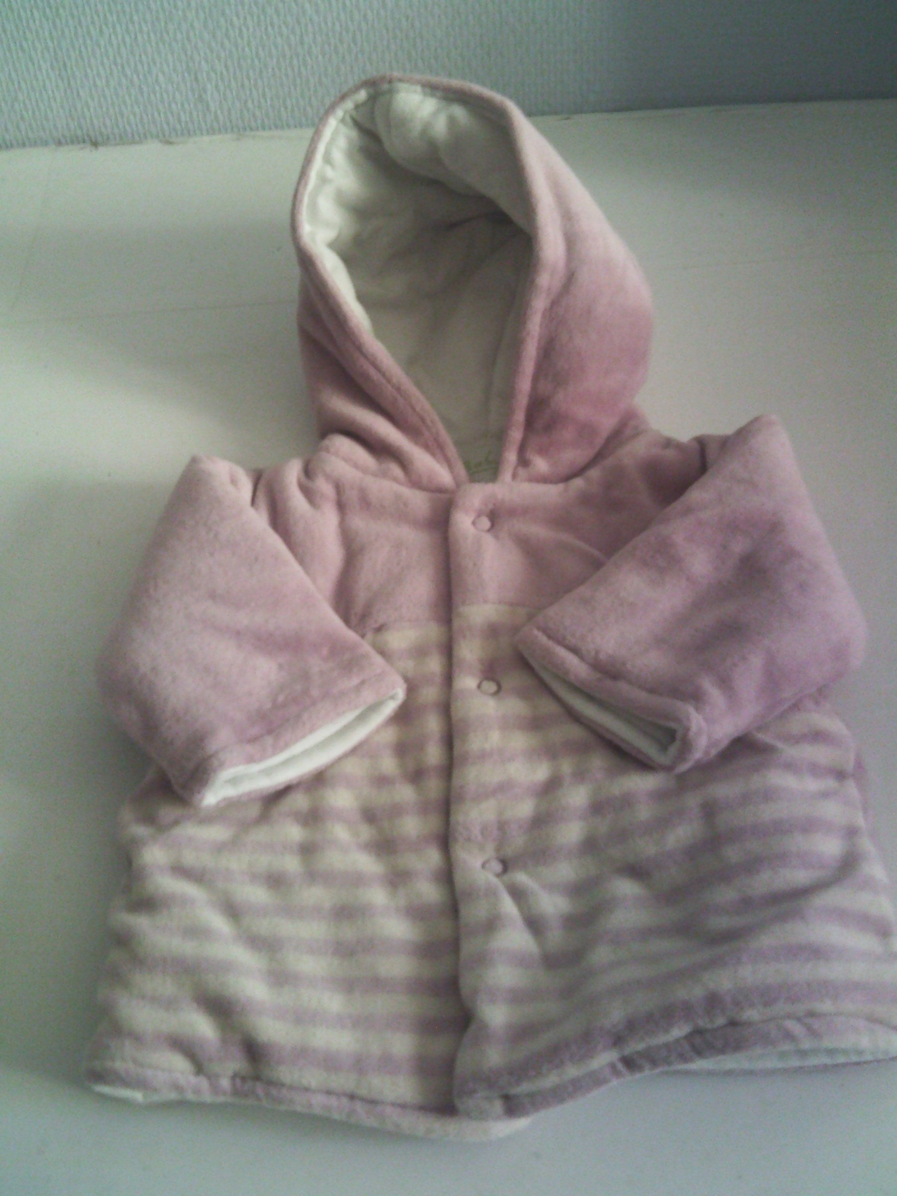 Veste à capuche violet 1 mois marque Baby