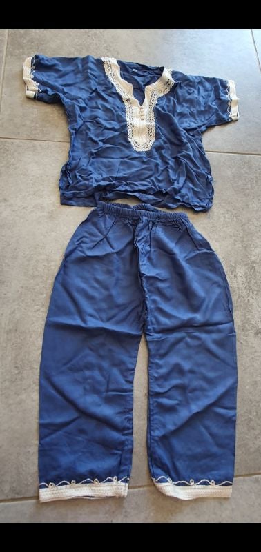 Tenue traditionnelle marocaine 2 ans neuve