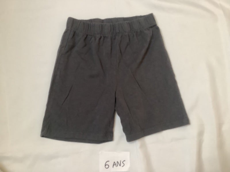 Short neuf