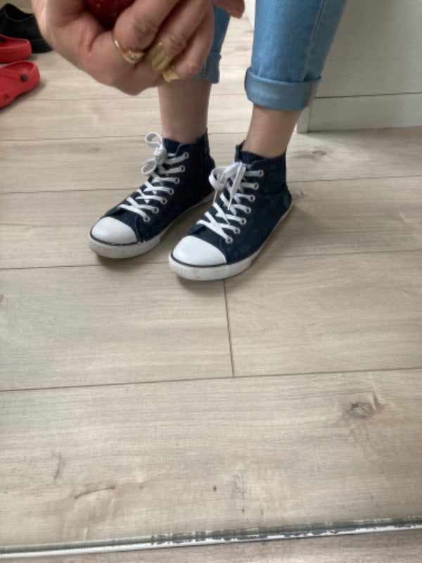 Basket bleues brillantes