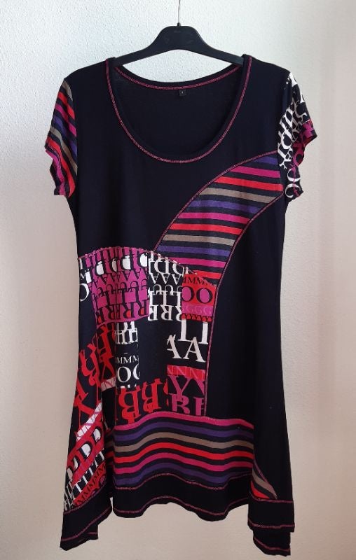 Débardeur noir motifs multicouleurs