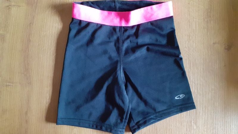 Short de sport fille 7 -8 ans