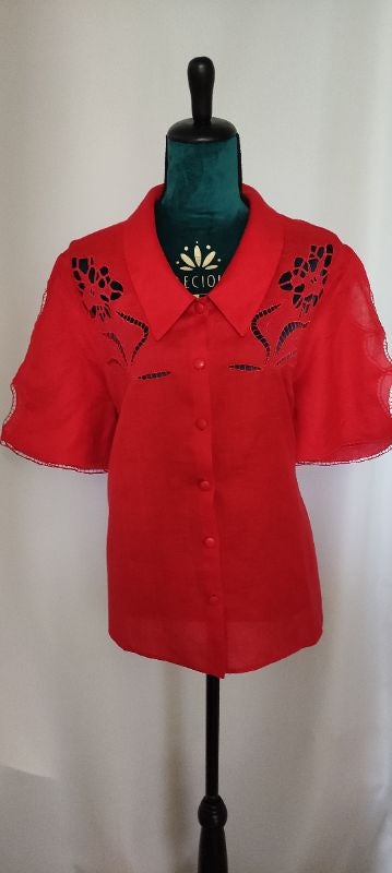 vintage chemisier made in romania rouge ajourée