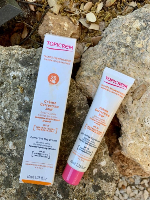 Crème correctrice jour SPF20 Topicrem  Éclaircit, unifie et corrige les tâches