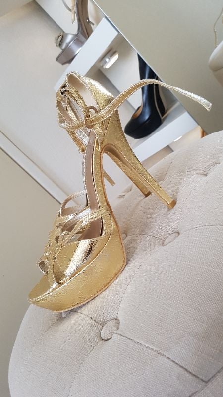 Sandales à talons dorées 40