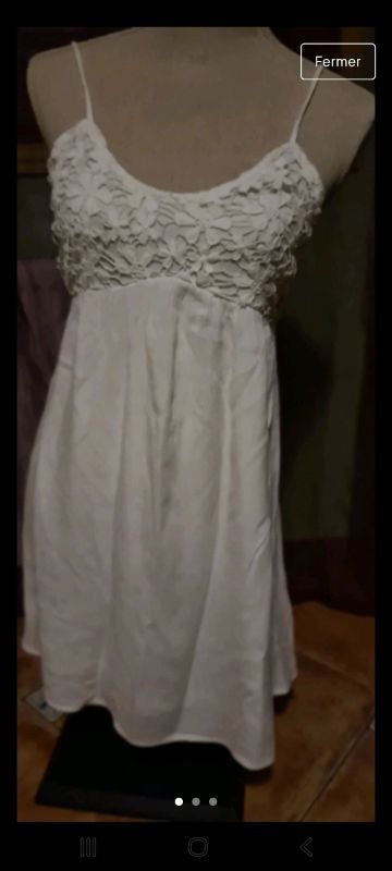 Jolie robe ete haut dentelle à bretelles