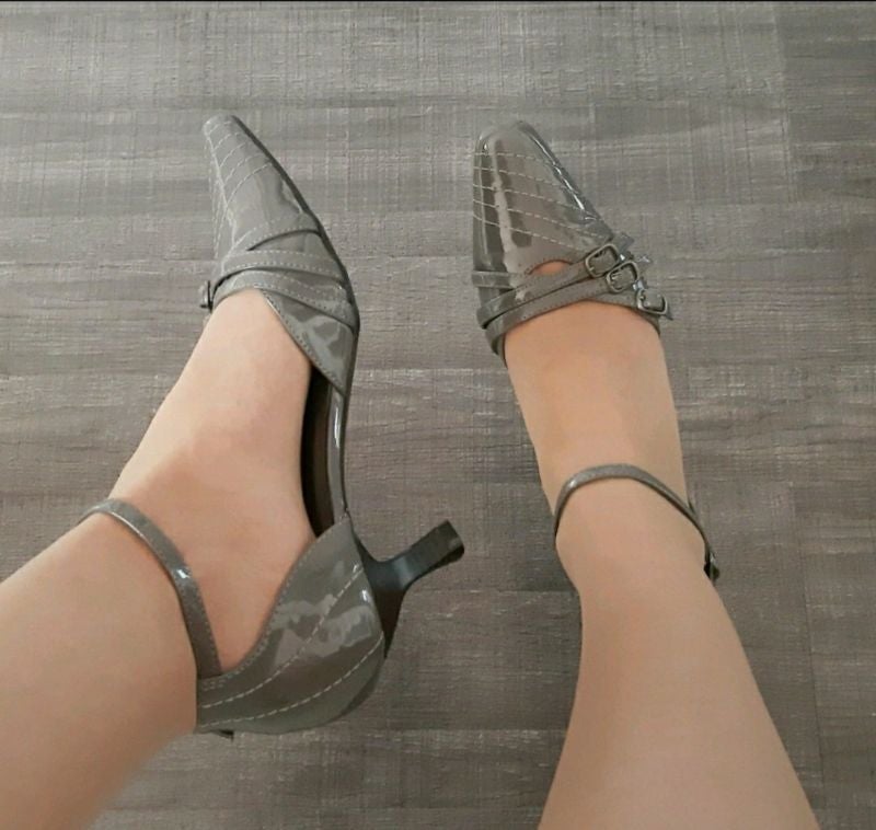 Escarpins vernis gris