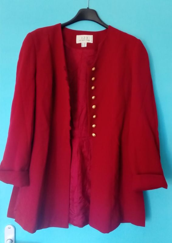 ❤️ Veste rouge avec boutons dorés 1 2 3 taille 42 ❤️