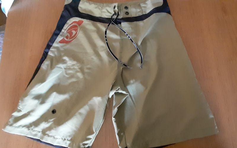 Short Tribord