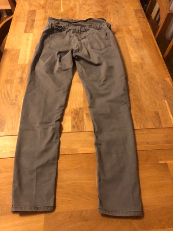 Lot de 4 pantalons de grossesse