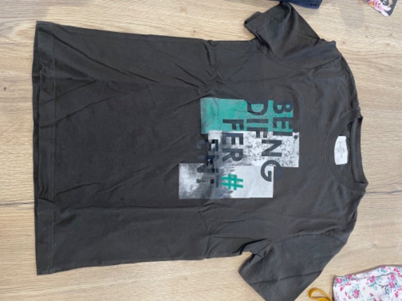 Tee shirt