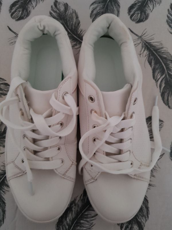 Baskets femme T 40