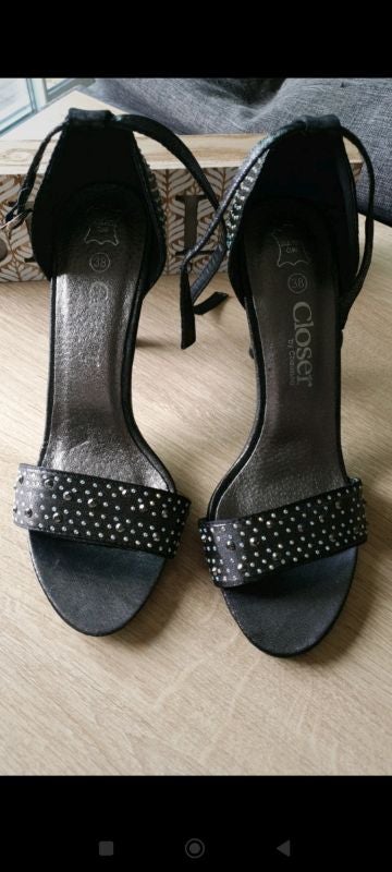 Sandales à brides