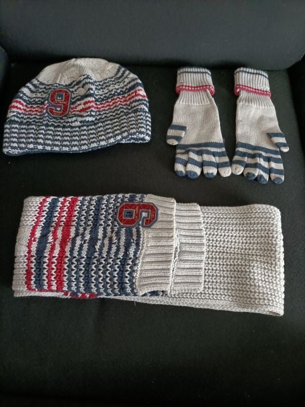 Ensemble bonnet, gants , écharpe