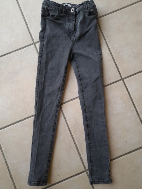 Jean slim noir délavé