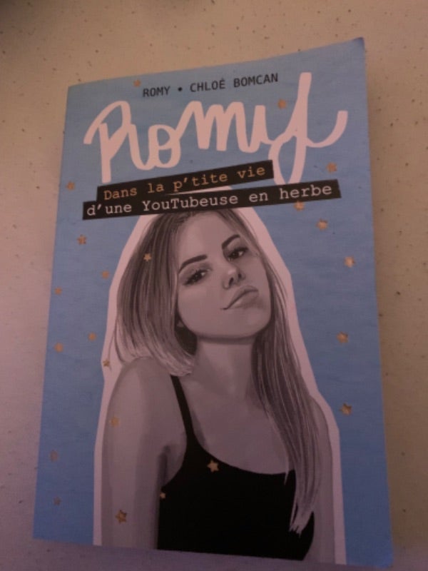 Livre Romy dans la p’tite vie d’une Youtubeuse en herbe