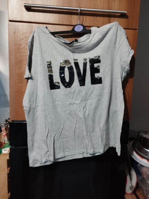Tee shirt