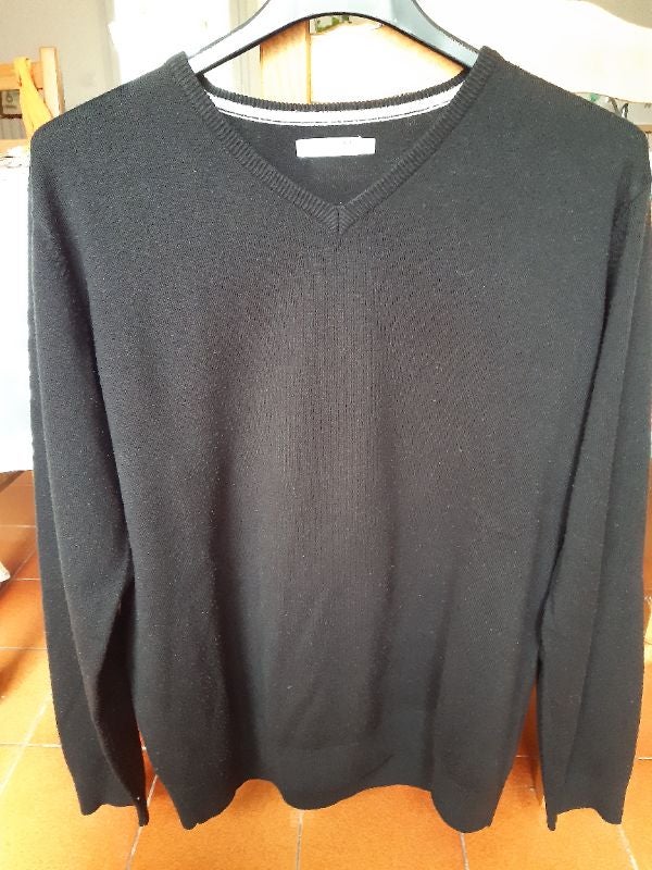 Pull noir