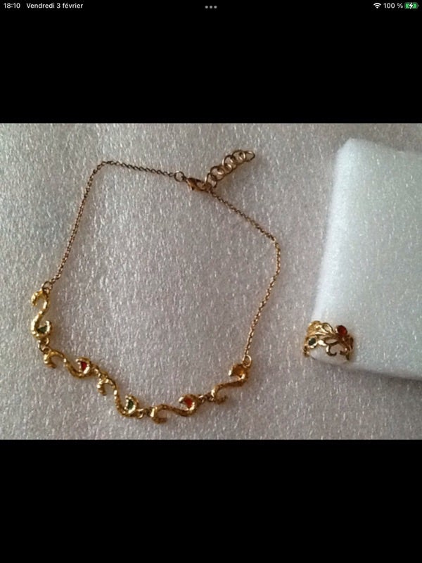 Parure neuve collier +bague cuivre martelé et pierres couleur
