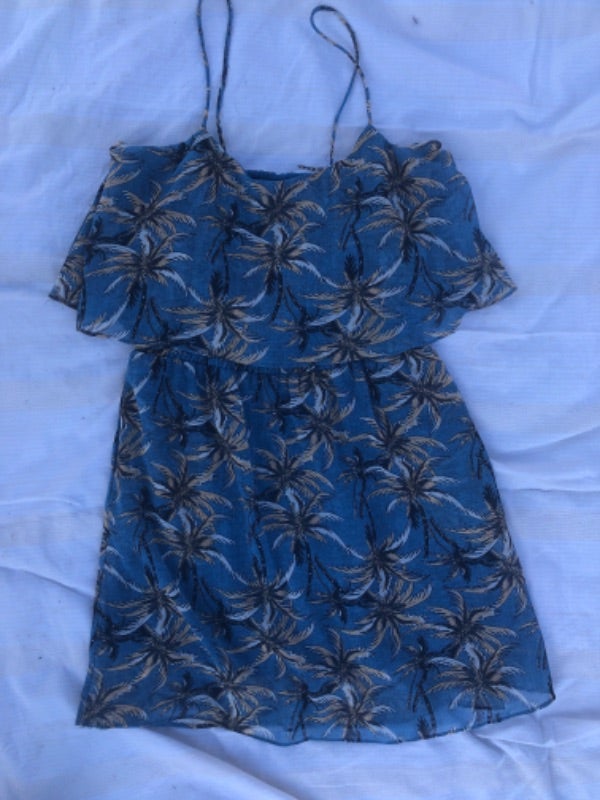 Robe fluide à fines bretelles