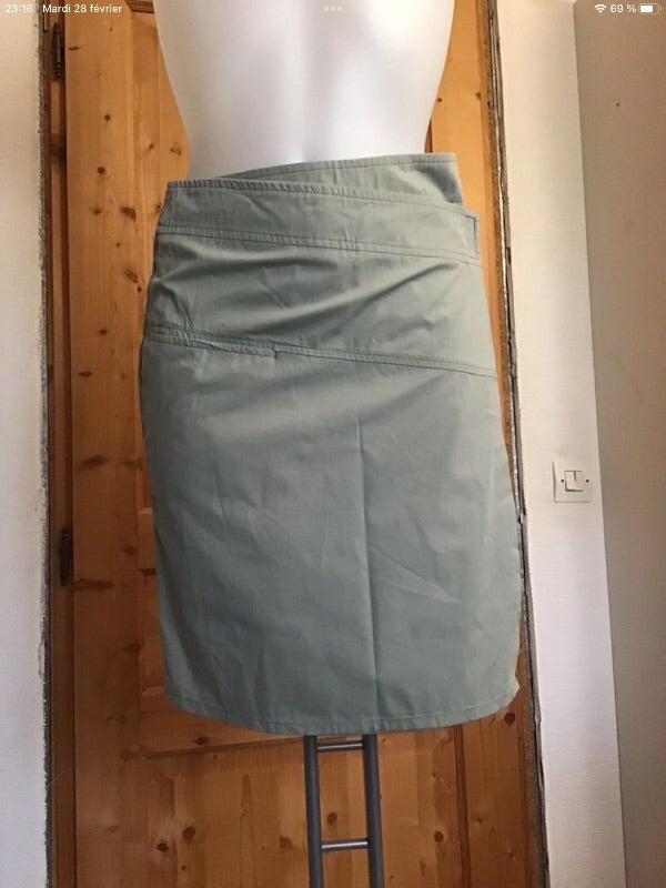 Jupe portefeuille mi longue taille asymétrique vert clair vintage 80s Chattawak