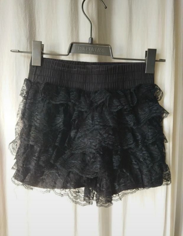 Short dentelle