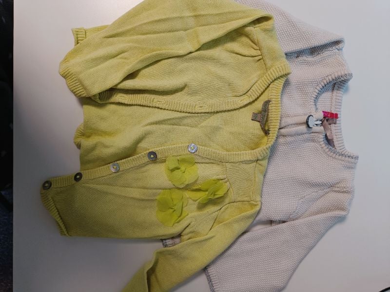 Lot 2 gilets 12 mois
