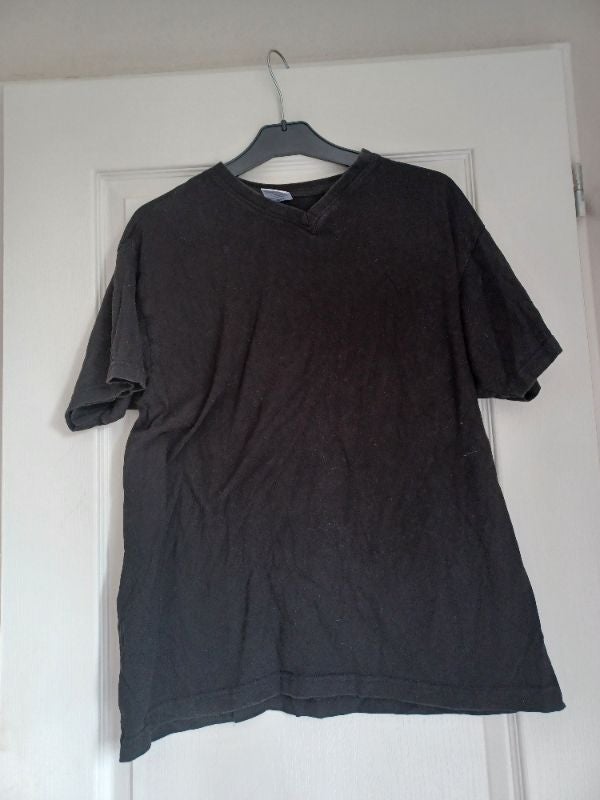 T shirt col v