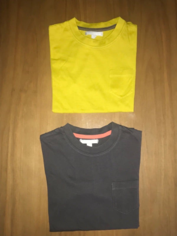 Lot de 2 tee-shirts moutarde/gris 3 SUISSES 8 ans