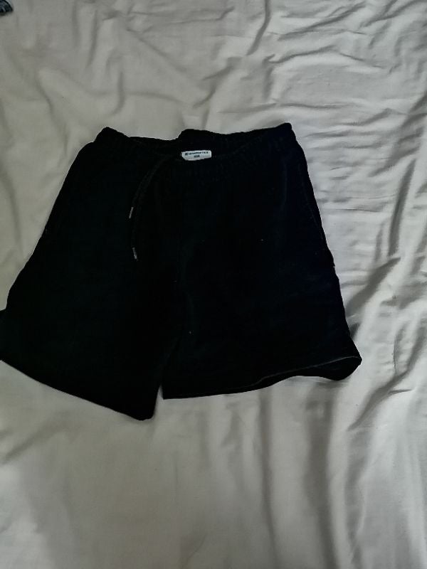 Short bleu, 1€,10 ans