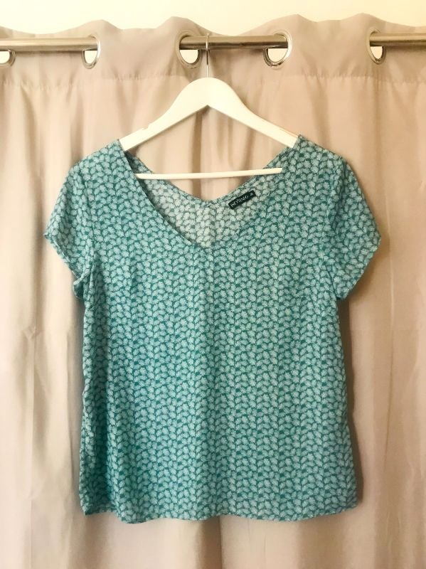 Haut vert à motifs feuilles blanches In extenso 36