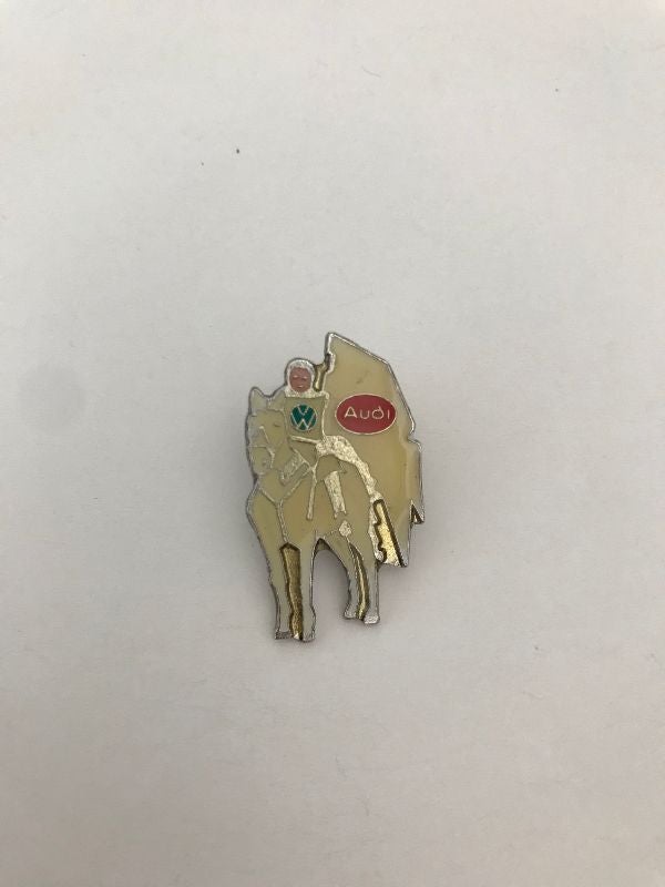 Pin's Audi