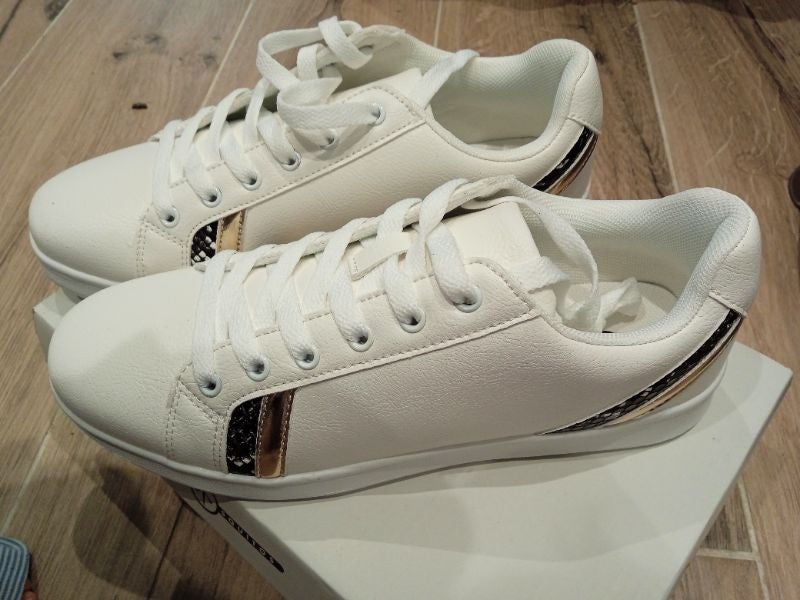 Baskets taille 38 neuves