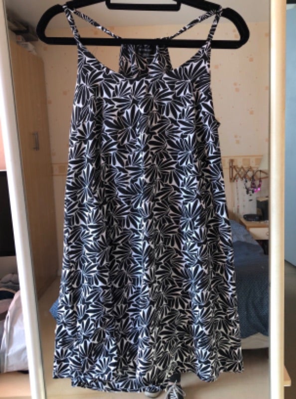 Robe noire et blanche Women Only