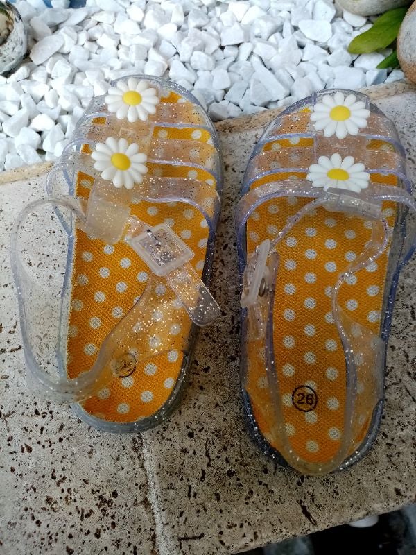 Sandales de plage brillantes