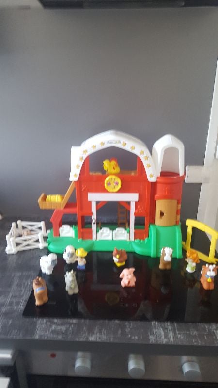 feŕme little peoples sonore très bon état