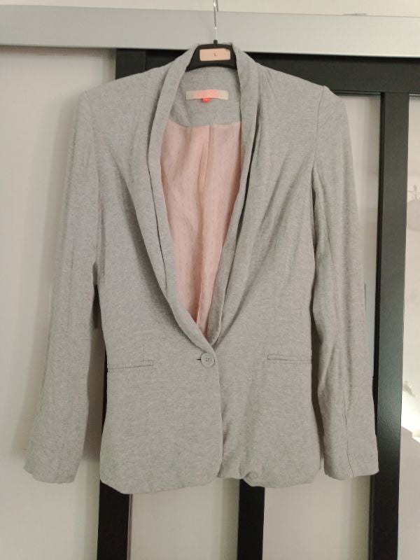 Veste grise cache cache