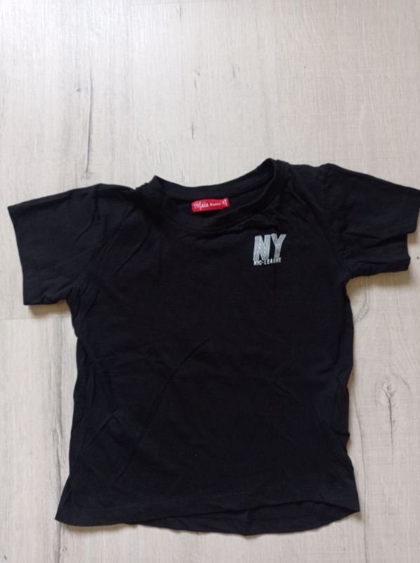 Tee-shirt marque tissaia taille 8 ans