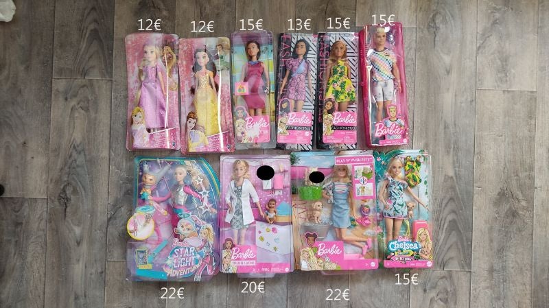 Barbie et princesses neuves sous emballage