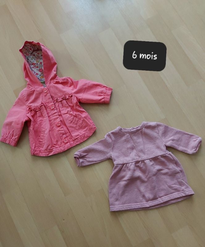 Manteau + robe en 6 mois.