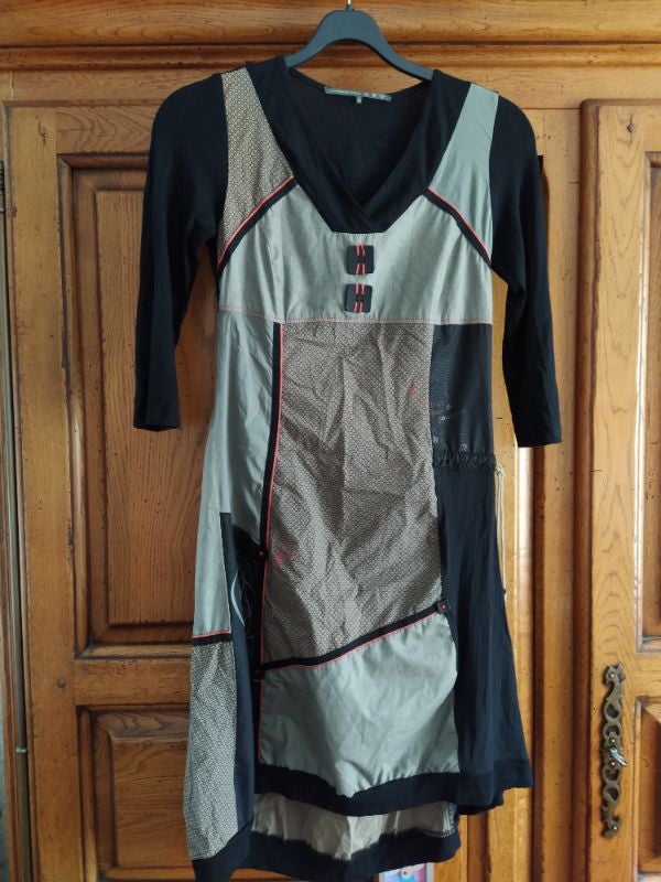 Robe mi-longue asymétrique