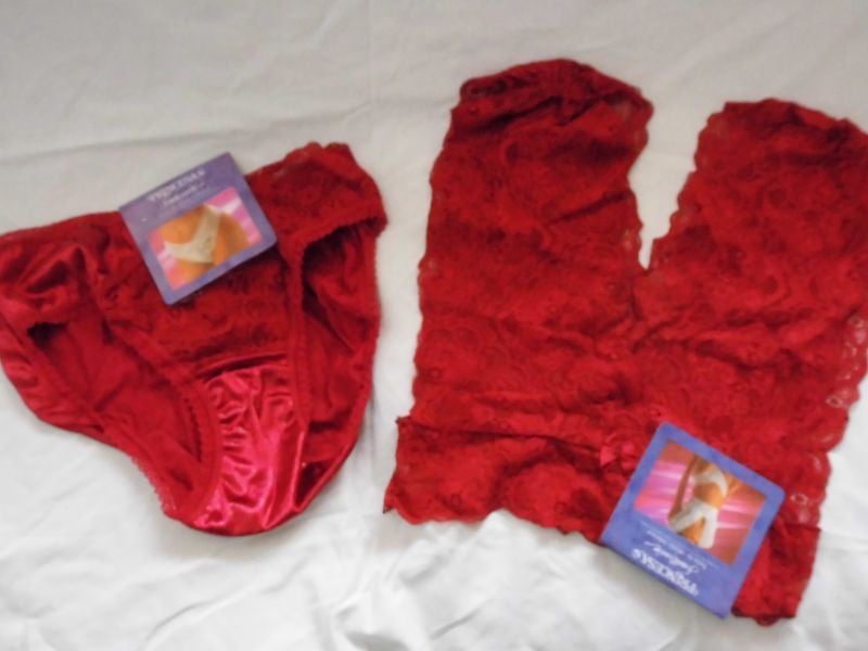 ensemble dentelles 44/46 neuf culotte et top