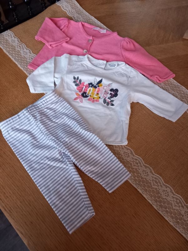 Gilet + Tee-shirt manches longues + leggin