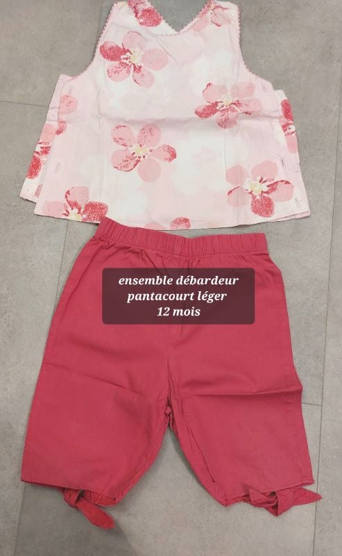 Ensemble débardeur tablier fleuri et pantacourt rose 12 mois Vertbaudet