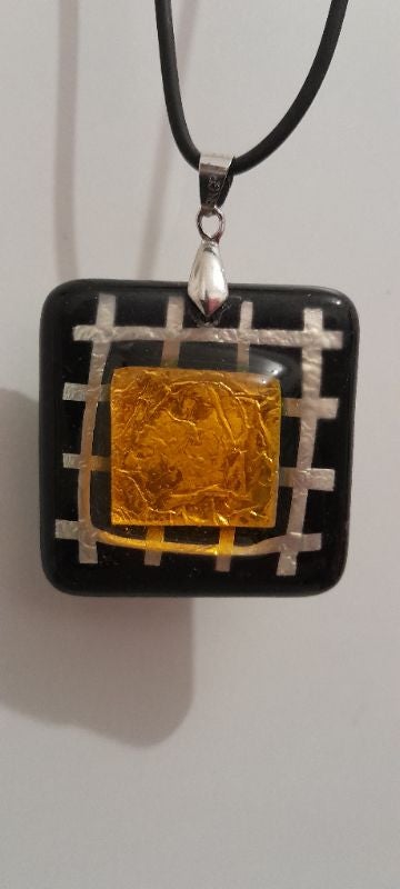 Collier, pâte de verre